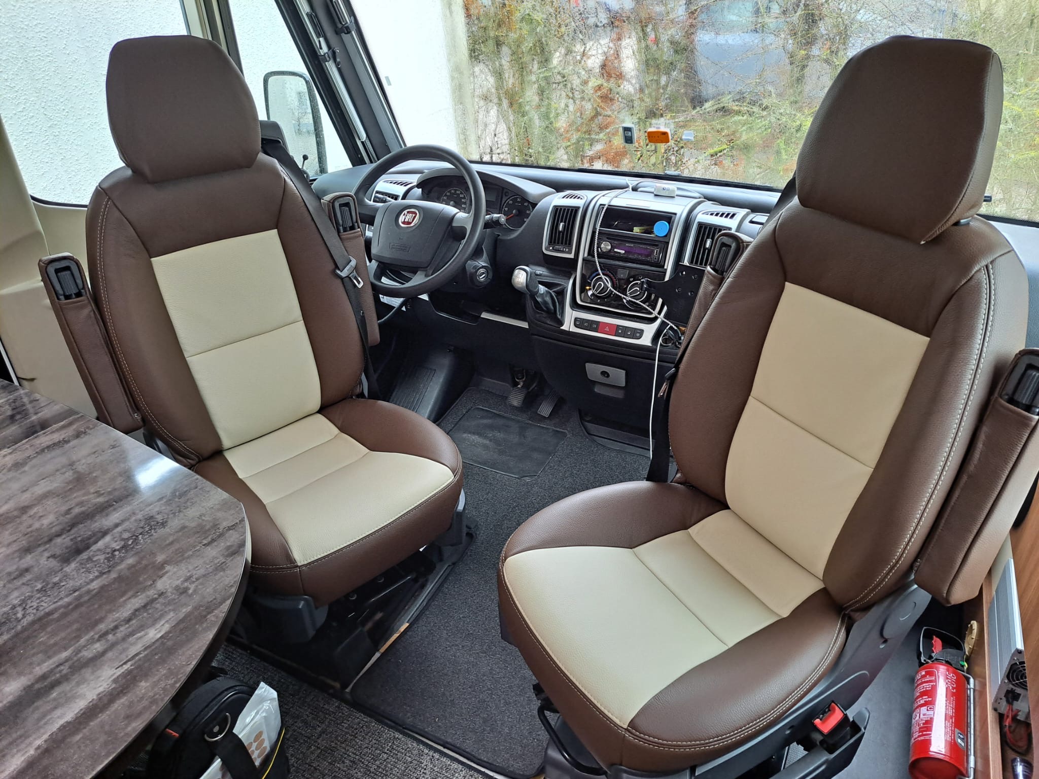 Fahrersitz Pilotsitz neupolstern neubeziehen Leder Mikrofaser Polsterei Maßschneider Eifel Daun