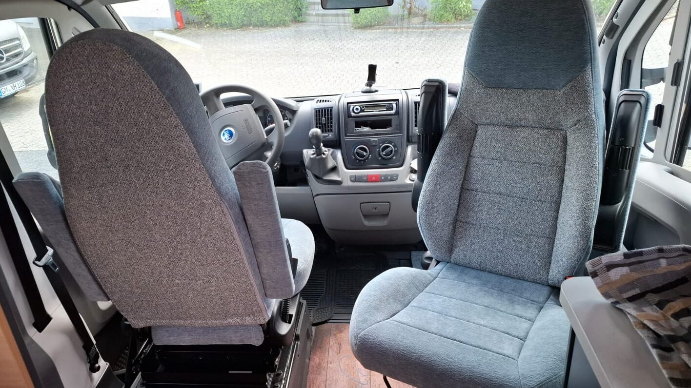 Fahrersitz Pilotsitz ISRI Aguri neupolstern neubeziehen Maßschneider Polsterei Eifel Daun